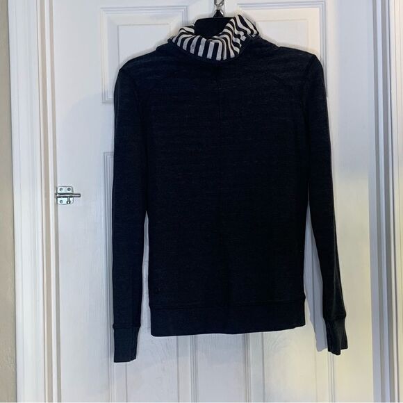 Lululemon In A Cinch Reversible Cowl Neck Drawstring Pullover Size 6 - Picture 7 of 11